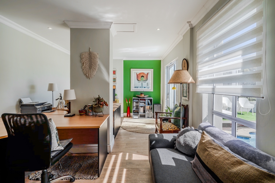 4 Bedroom Property for Sale in Simons Kloof Western Cape